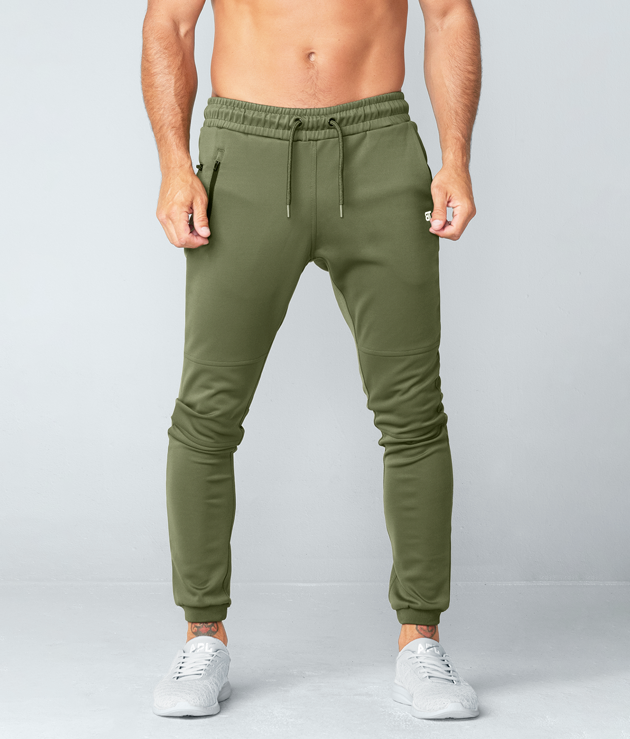 8600 Momentum Fitted Jogger Military Green